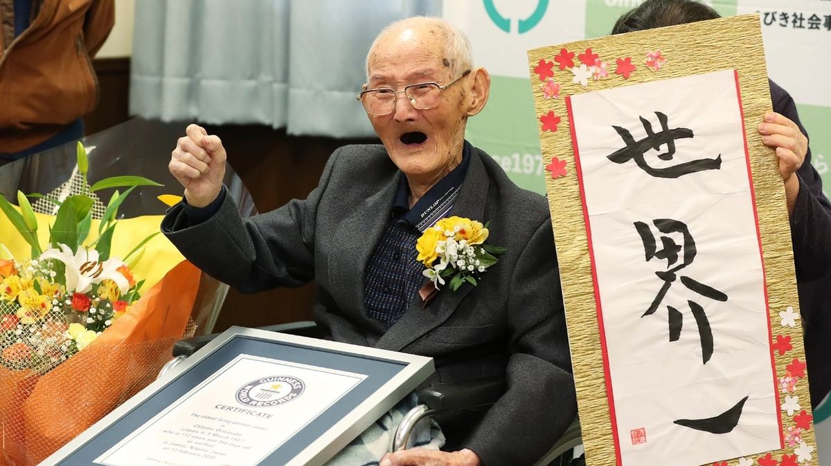 Nejstarší muž světa prozradil, jak se dožít vysokého věku